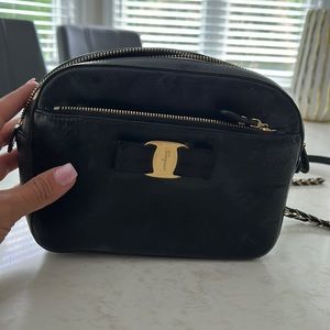 Almost like new. 100% authentic Ferragamo crossbody